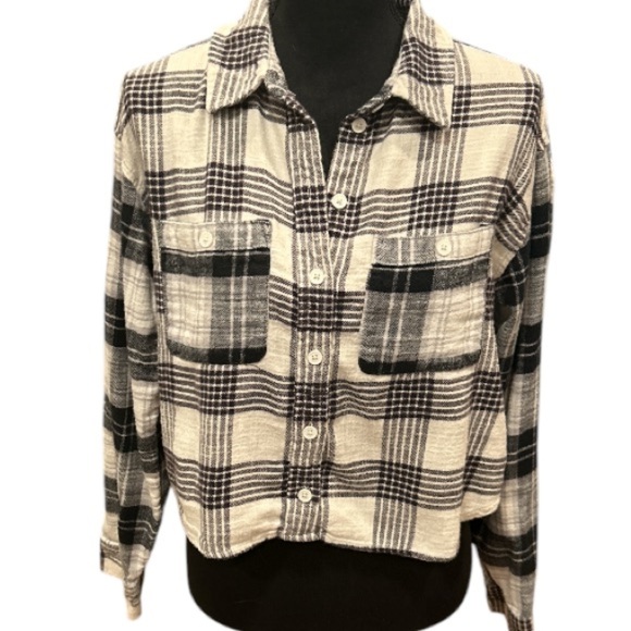American Eagle Black White and Gray Plaid Flannel Crop top, Size S/P - Picture 2 of 7